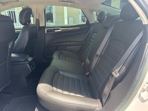 Used 2014 Ford Fusion SE w/ Equipment Group 202A FWD image 22