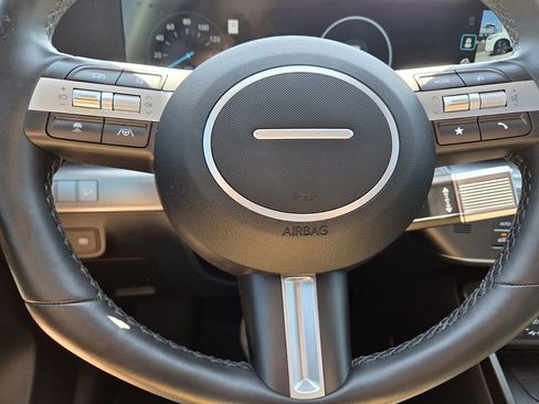 Used 2024 Hyundai Kona Limited image 27