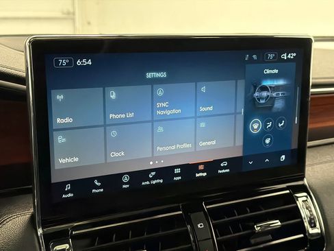 Certified 2024 Lincoln Navigator Reserve w/ Monochromatic Package image 32