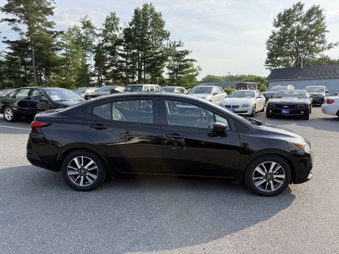 Used 2020 Nissan Versa SV FWD image 6