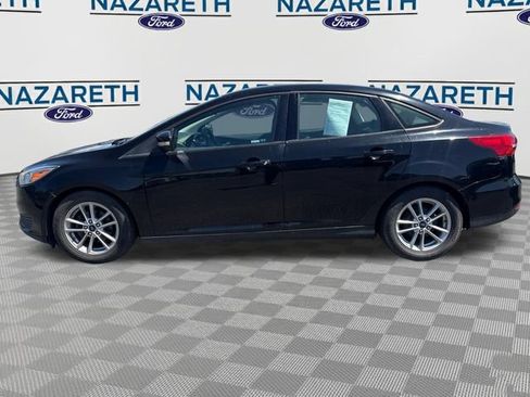 Used 2016 Ford Focus SE w/ SE Cold Weather Package FWD image 4