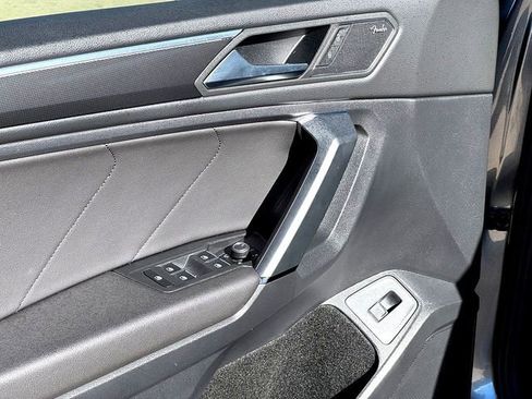 Used 2019 Volkswagen Tiguan SEL Premium image 9