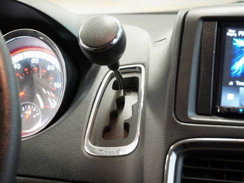 Used 2014 Dodge Grand Caravan American Value Package image 19