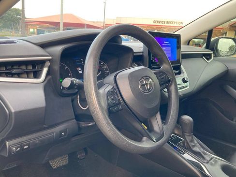 Used 2024 Toyota Corolla LE FWD image 8