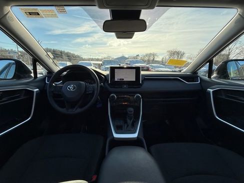 Used 2025 Toyota RAV4 LE image 17