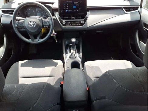 Used 2025 Toyota Corolla LE FWD image 11