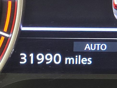 Used 2025 Nissan Rogue SV image 3