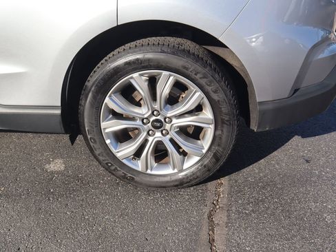 Used 2024 Ford Edge Titanium image 9