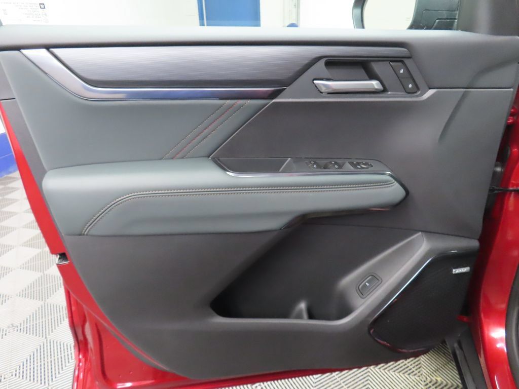 Used 2026 GMC Acadia AT4 w/ LPO, Floor Liner Package AWD/4WD image 67