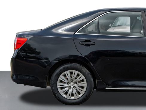 Used 2012 Toyota Camry LE image 6