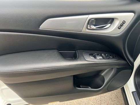 Used 2019 Nissan Pathfinder SL w/ SL Premium Package AWD/4WD image 7