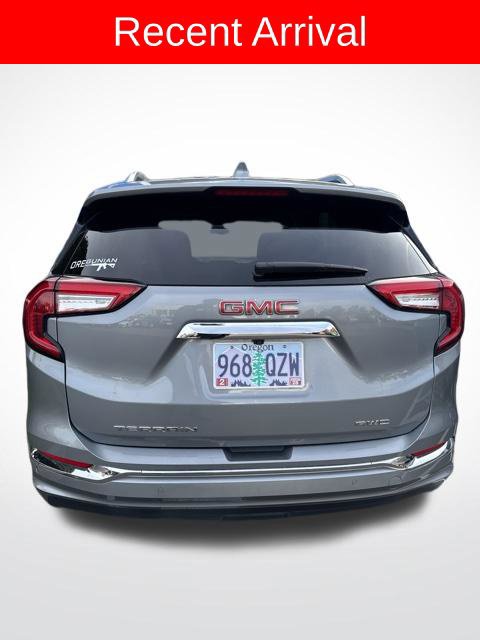 Used 2024 GMC Terrain Denali w/ Denali Premium Package AWD/4WD image 3