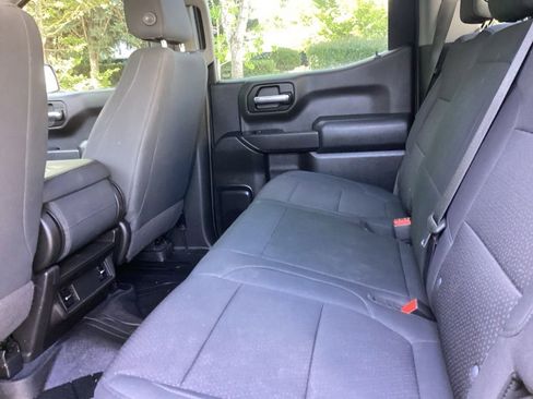 Used 2019 Chevrolet Silverado 1500 Custom w/ Custom Value Package AWD/4WD image 4