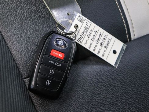 Used 2026 Toyota Camry SE FWD image 33