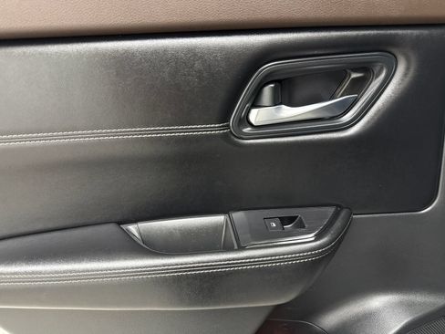 Used 2023 Nissan Rogue SV w/ SV Premium B Package FWD image 39