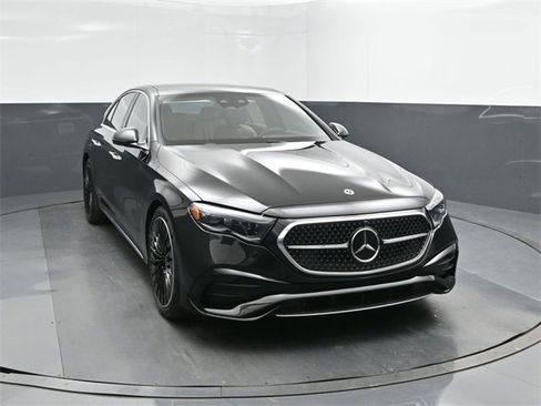 New 2026 Mercedes-Benz E 450 4MATIC Sedan image 22
