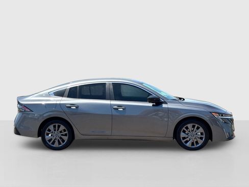 New 2026 Nissan Sentra SL FWD image 6