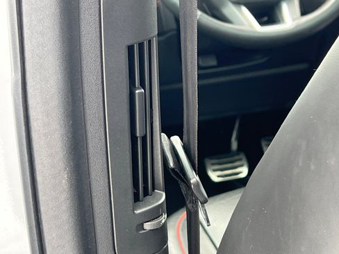 Used 2019 Land Rover Discovery Sport HSE Luxury Dynamic image 40