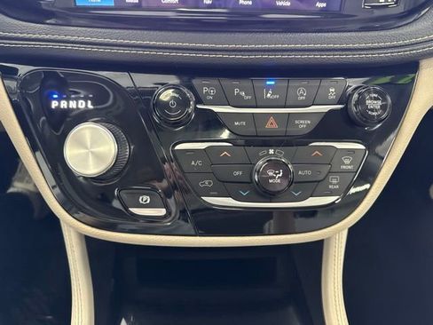 Used 2021 Chrysler Pacifica Limited w/ Premium & Safety Sphere Group AWD/4WD image 40