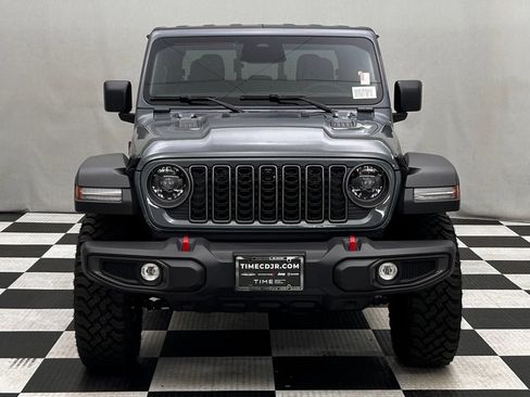 New 2026 Jeep Gladiator Rubicon w/ Technology Group AWD/4WD image 3