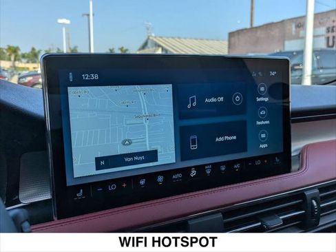 New 2025 Lincoln Corsair Reserve image 8