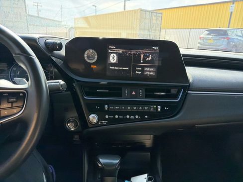 Used 2022 Lexus ES 350 w/ Accessory Package FWD image 16