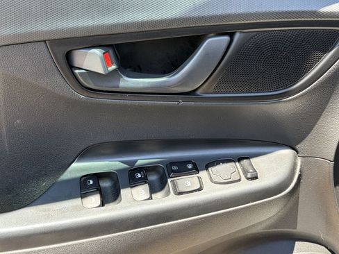 Used 2023 Hyundai Kona SEL w/ Cargo Package FWD image 8