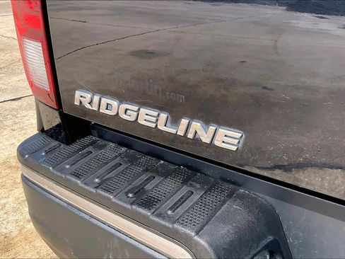 Used 2018 Honda Ridgeline Sport image 10