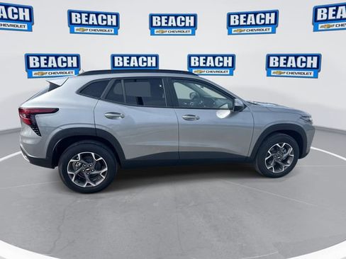 New 2026 Chevrolet Trax LT w/ Driver Confidence Package image 9