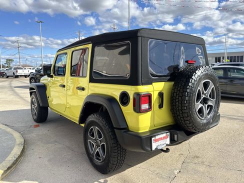Used 2023 Jeep Wrangler Sport image 5