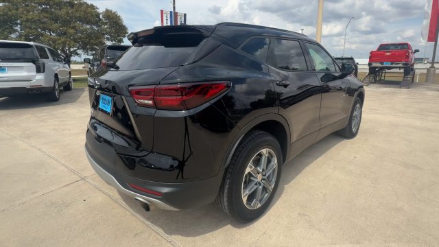Used 2024 Chevrolet Blazer LT w/ Convenience Package FWD image 8