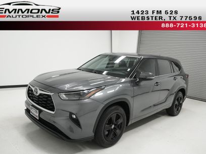 Used 2024 Toyota Highlander LE