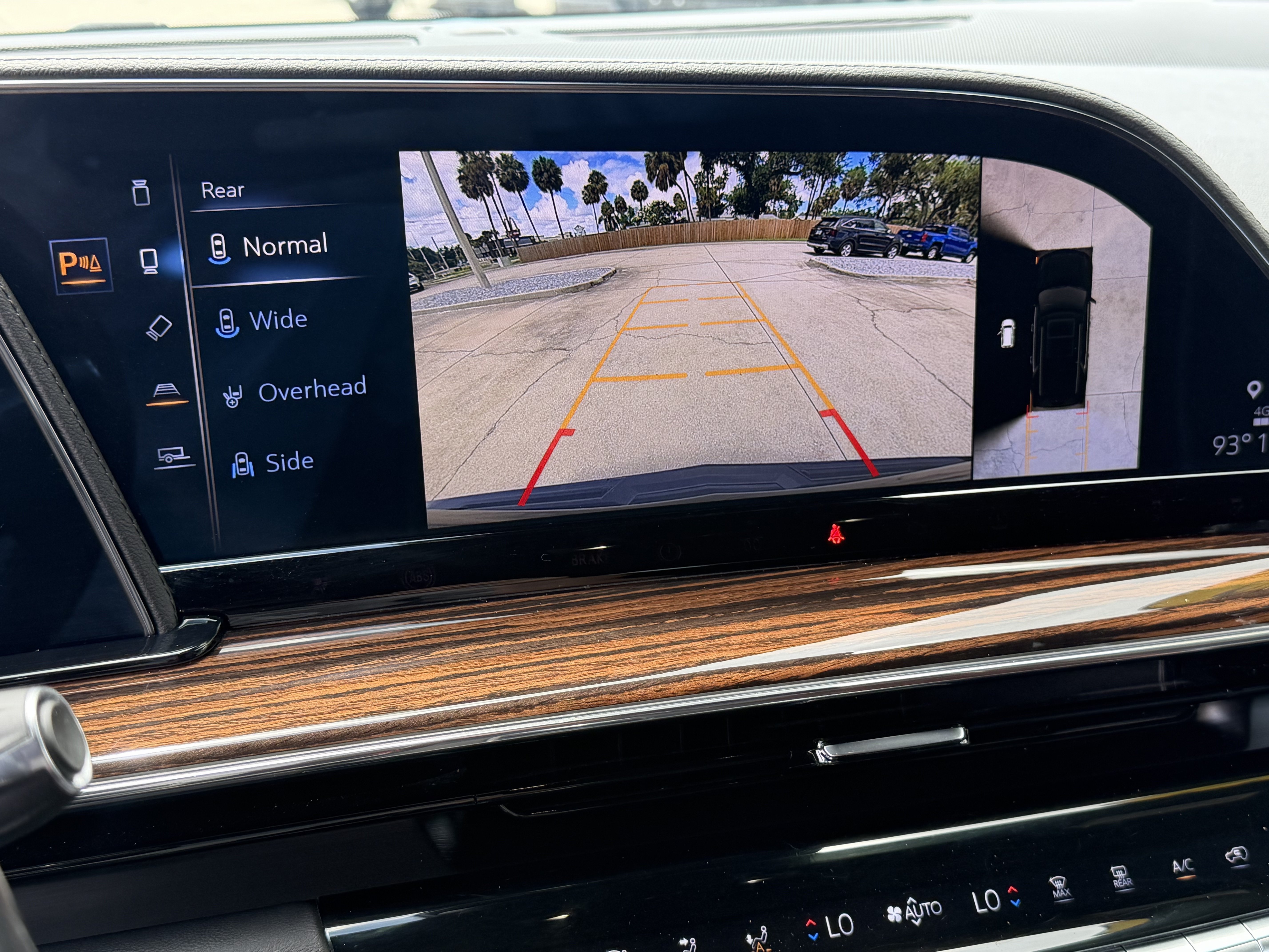 Used 2022 Cadillac Escalade Premium Luxury w/ LPO, Floor Liner Package AWD/4WD image 34