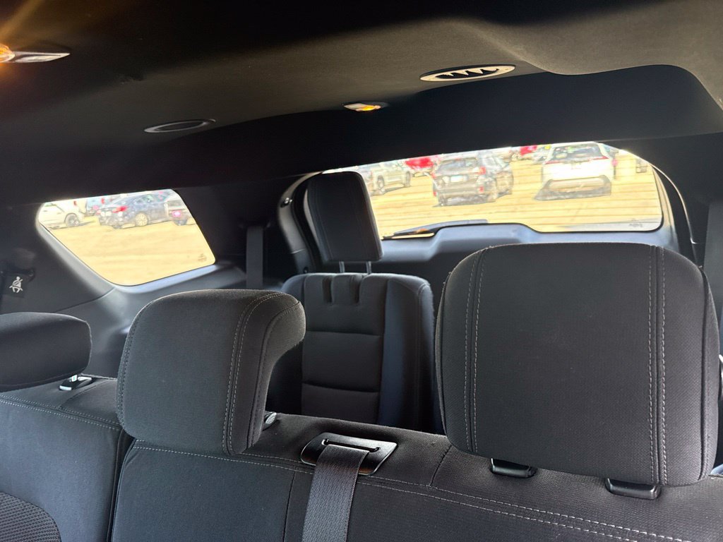 Used 2016 Ford Explorer XLT w/ Equipment Group 201A AWD/4WD image 14