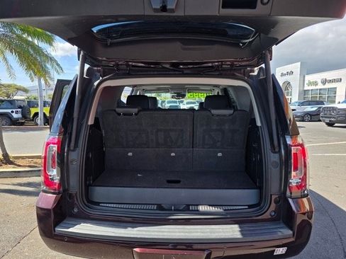 Used 2017 GMC Yukon SLT w/ Premium Edition image 11