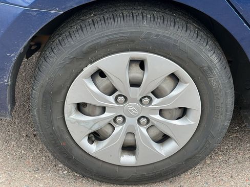 Used 2016 Hyundai Accent SE FWD image 11