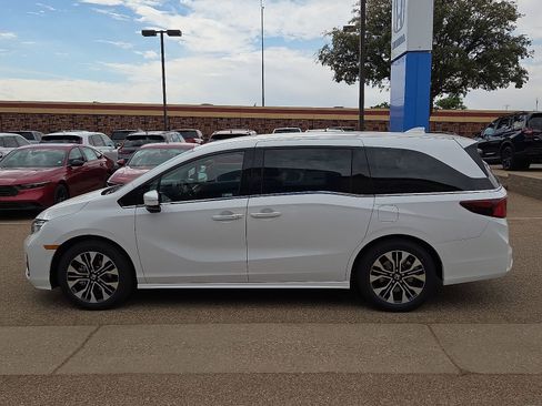 New 2026 Honda Odyssey Elite image 2
