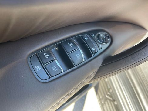 Used 2024 Nissan Armada Platinum image 30