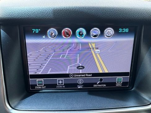 Used 2018 Chevrolet Suburban Premier AWD/4WD image 3