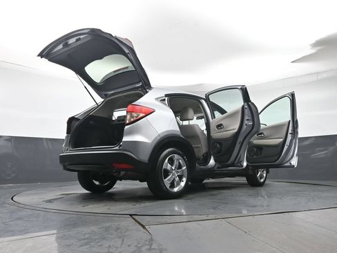 Used 2018 Honda HR-V LX image 48