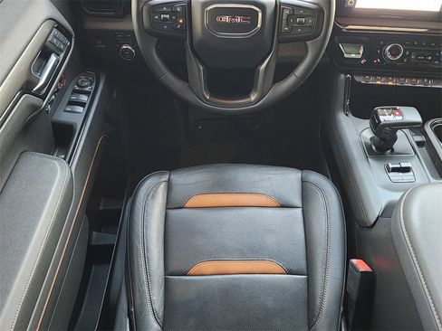 Used 2023 GMC Sierra 1500 AT4 image 11