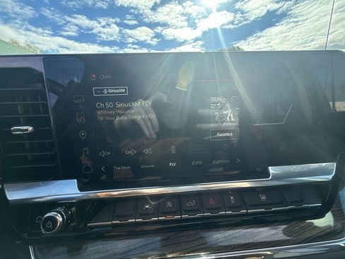 Used 2024 GMC Sierra 1500 Elevation image 13