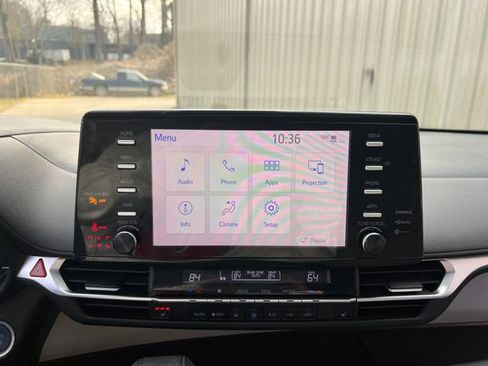 Used 2021 Toyota Sienna XLE image 24