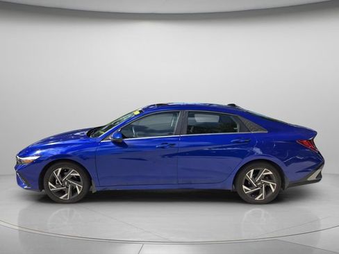 Used 2024 Hyundai Elantra SEL w/ Convenience Package FWD image 4