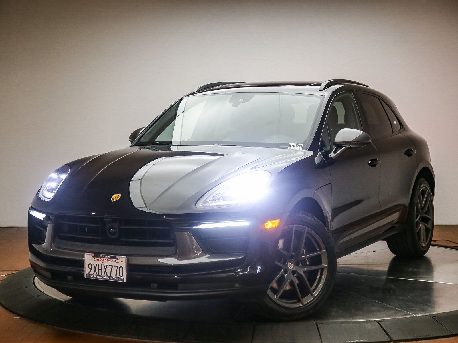 Certified 2026 Porsche Macan Turbo AWD/4WD image 1
