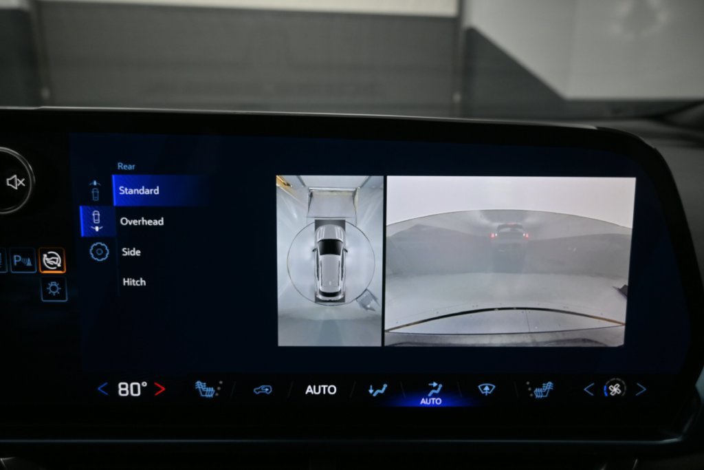 Used 2025 Chevrolet Equinox EV LT w/ Convenience Package FWD image 6