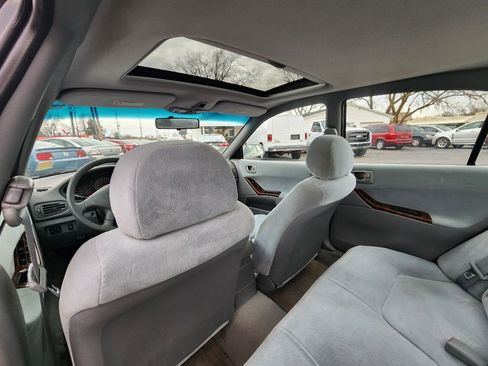 Used 2001 Mitsubishi Galant ES image 18