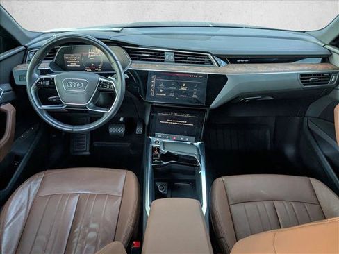 Used 2022 Audi e-tron Premium w/ Convenience Plus Package AWD/4WD image 16