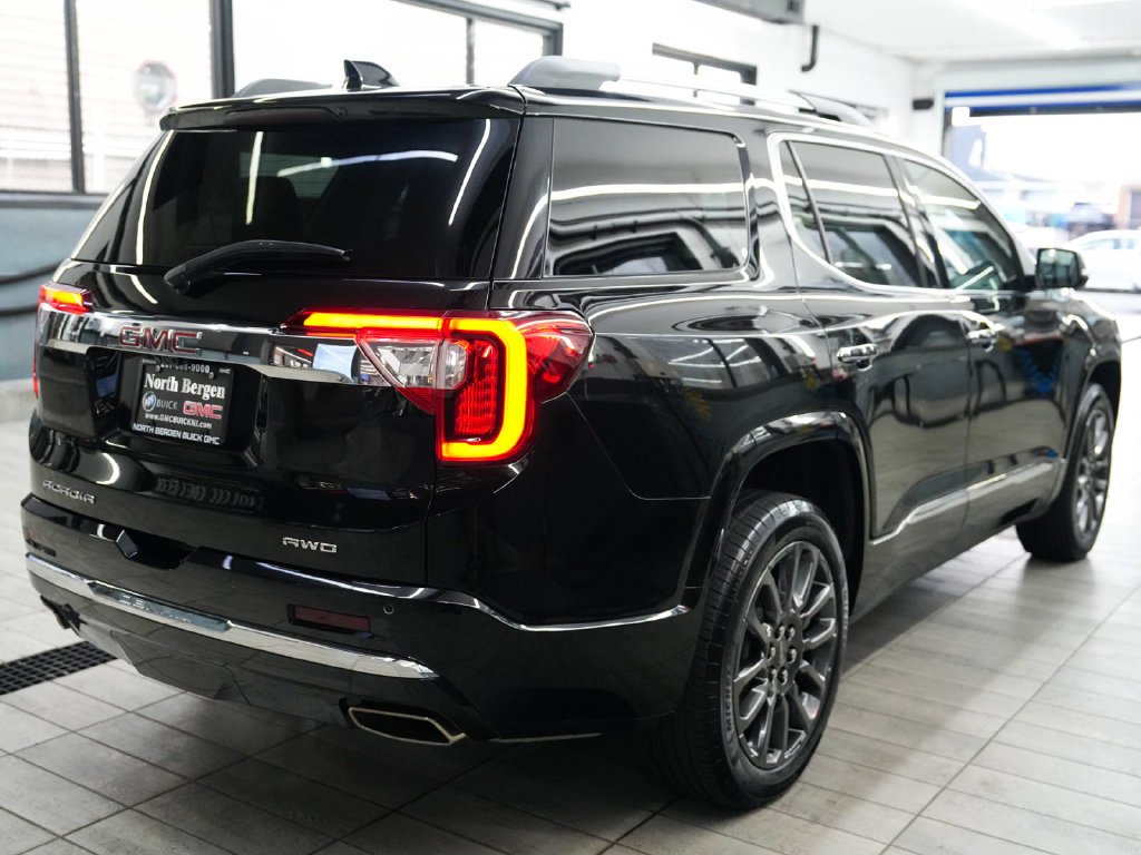 Used 2023 GMC Acadia Denali w/ Black Diamond Edition AWD/4WD image 8