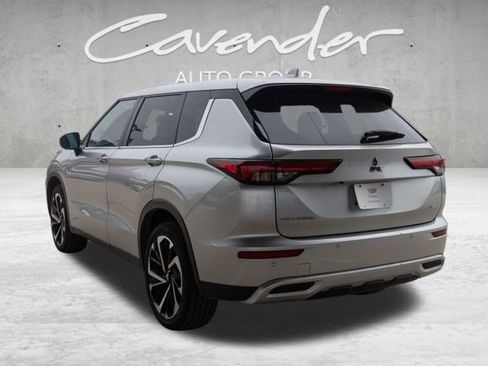Used 2023 Mitsubishi Outlander SE image 5